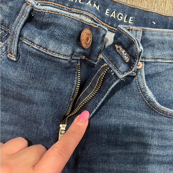 American Eagle Midi Boyfriend Shorts Cuffed Cut Off Denim Dark Wash Size 8 - Picture 4 of 8